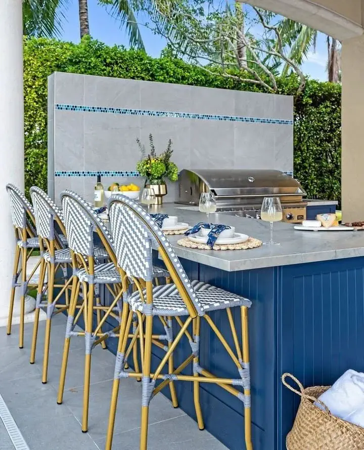 Outdoor Kitchen Dining