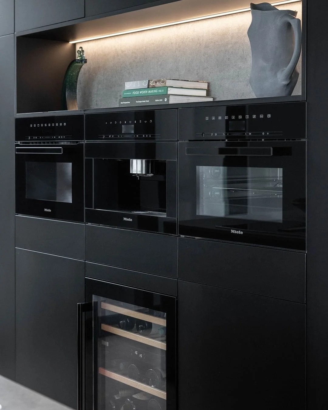 Black Kitchen Appliances