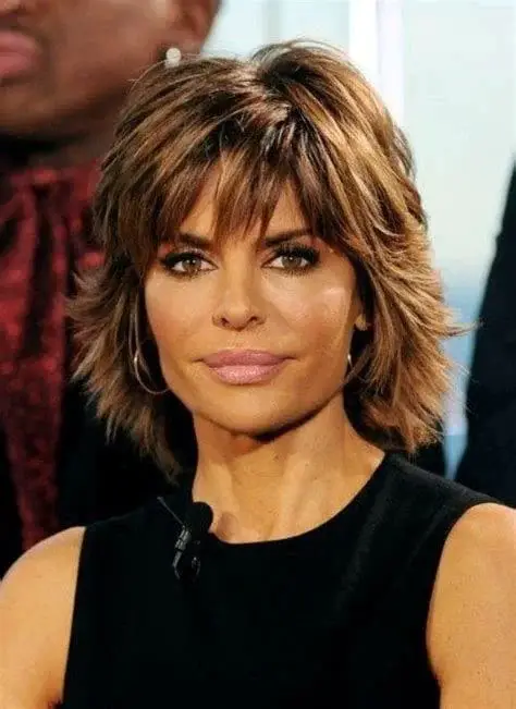 Lisa Rinna’s Textured Bob