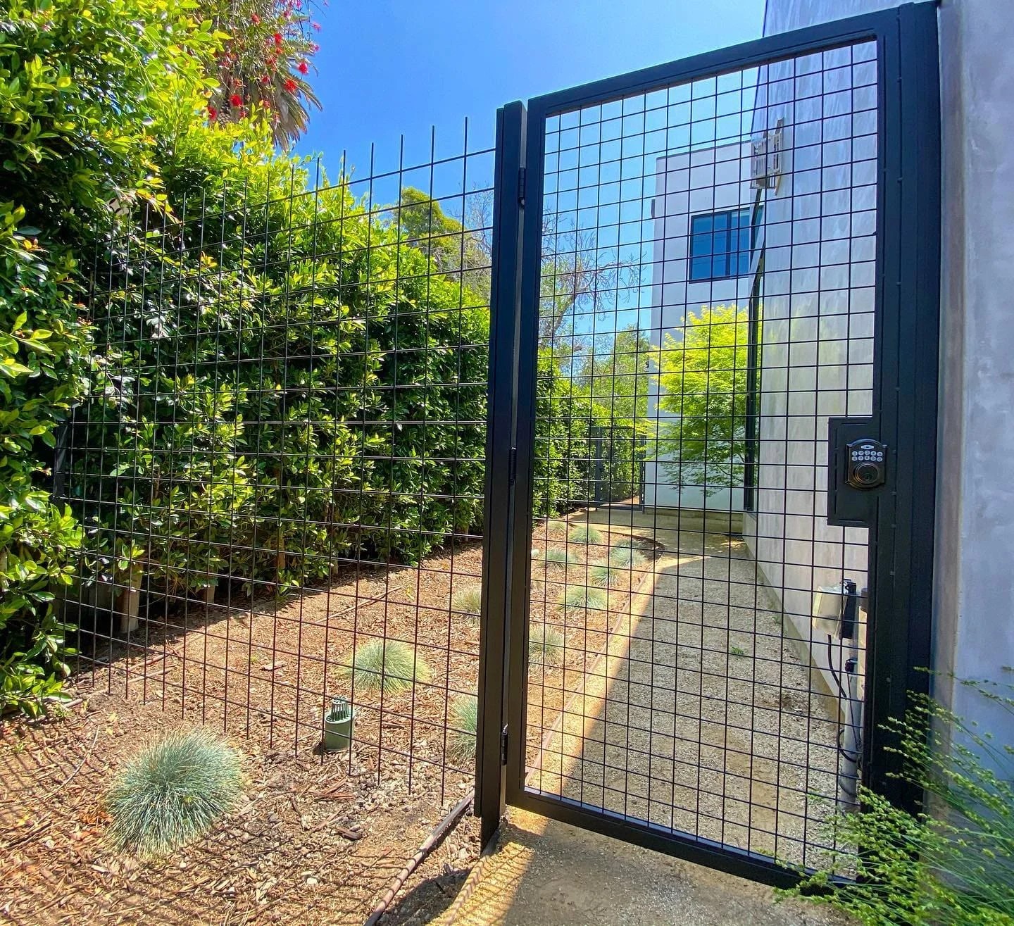 Metal Mesh Garden Fence