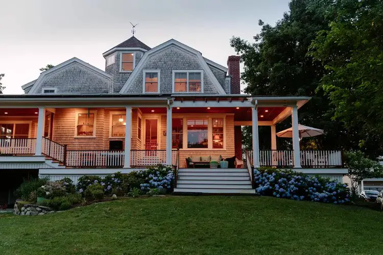 Wraparound Porch Lighting